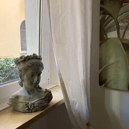 Lia Verona