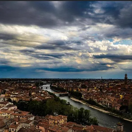 Lia * Verona